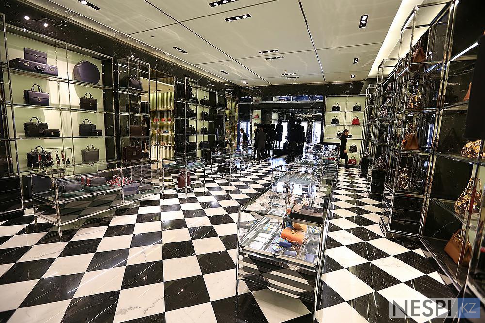 Prada_Almaty_int2