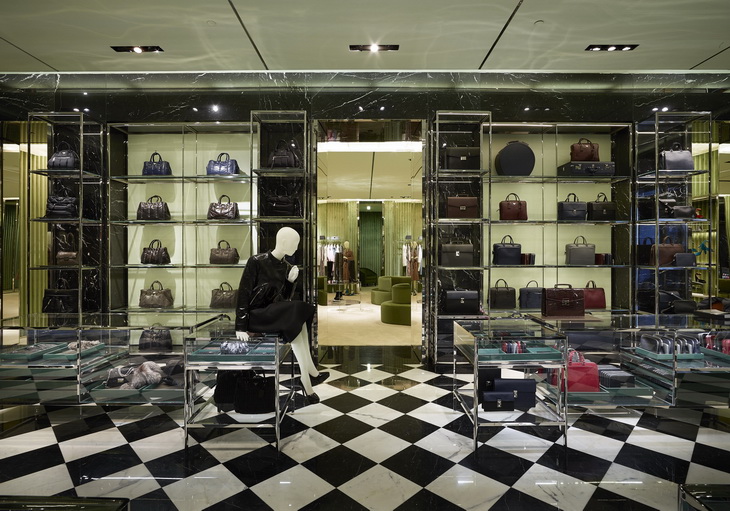 Prada_Almaty_int3